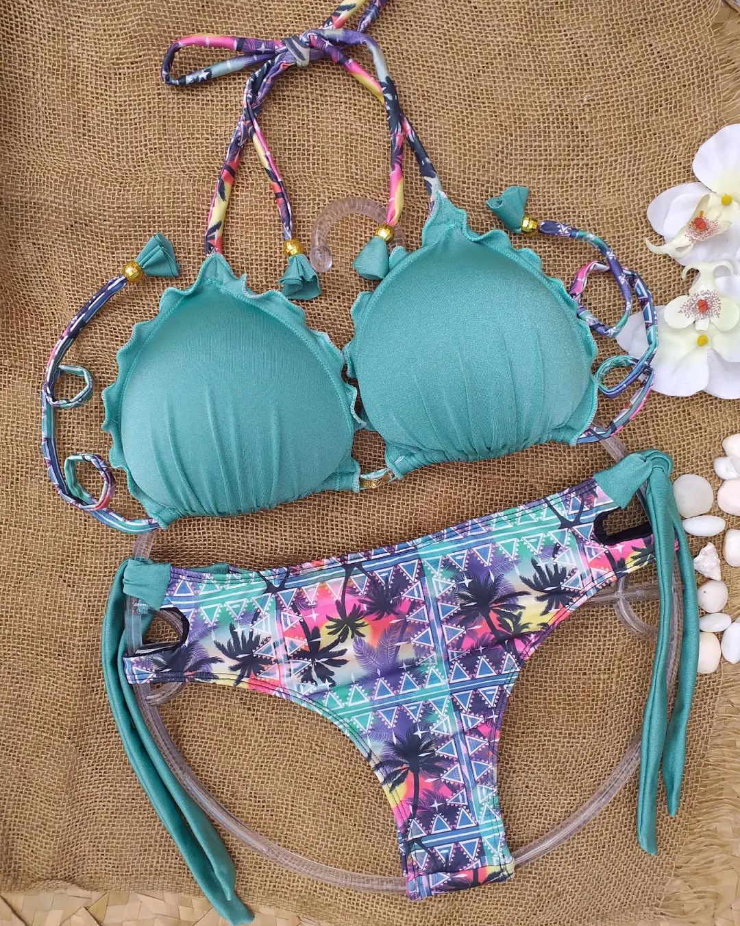 bikini con tirantes y estampado de coco 