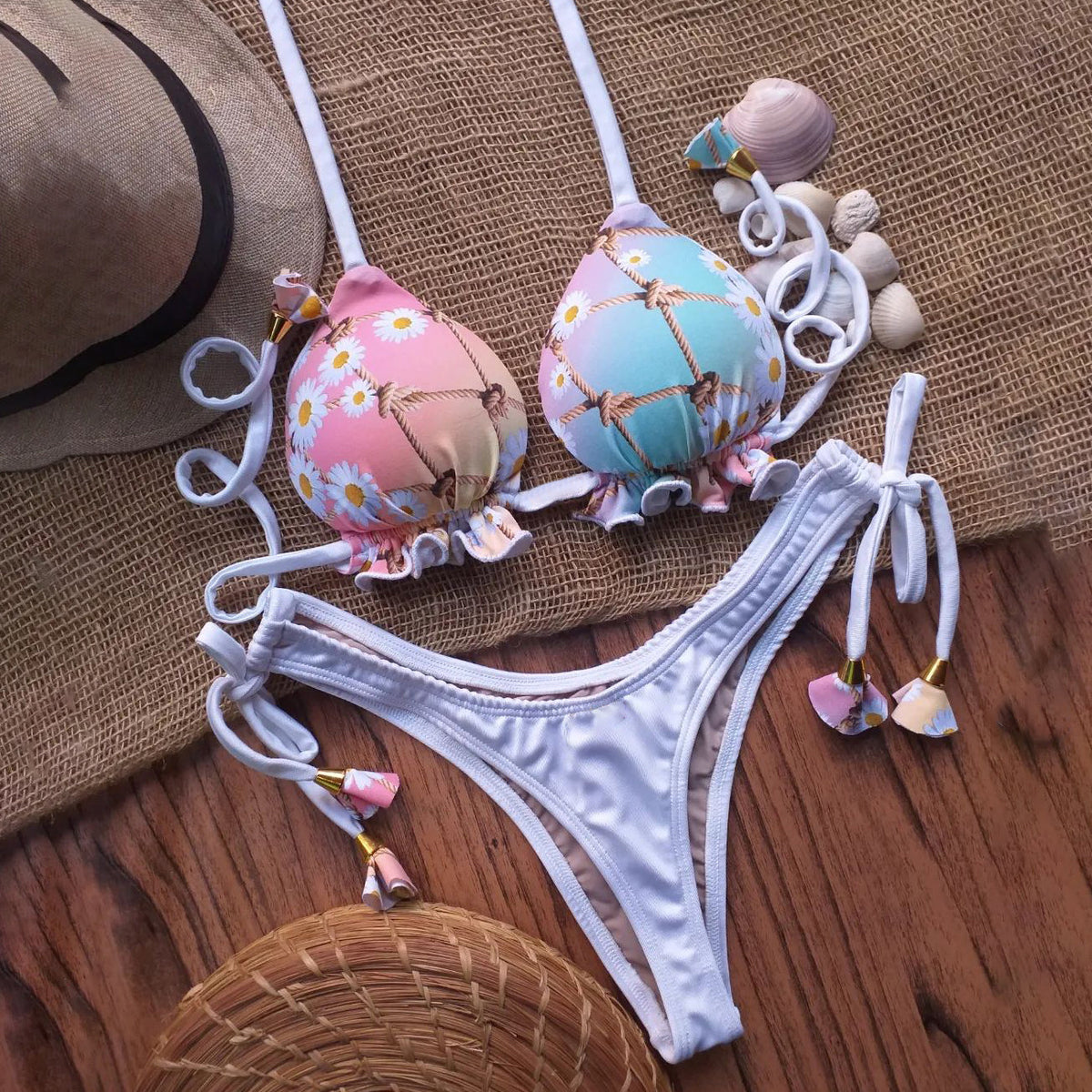 Bikini mit Blumenmuster und Fransen