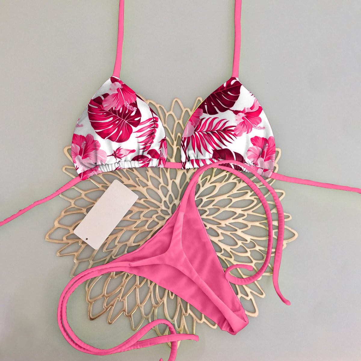 Bikini con estampado floral estilo resort