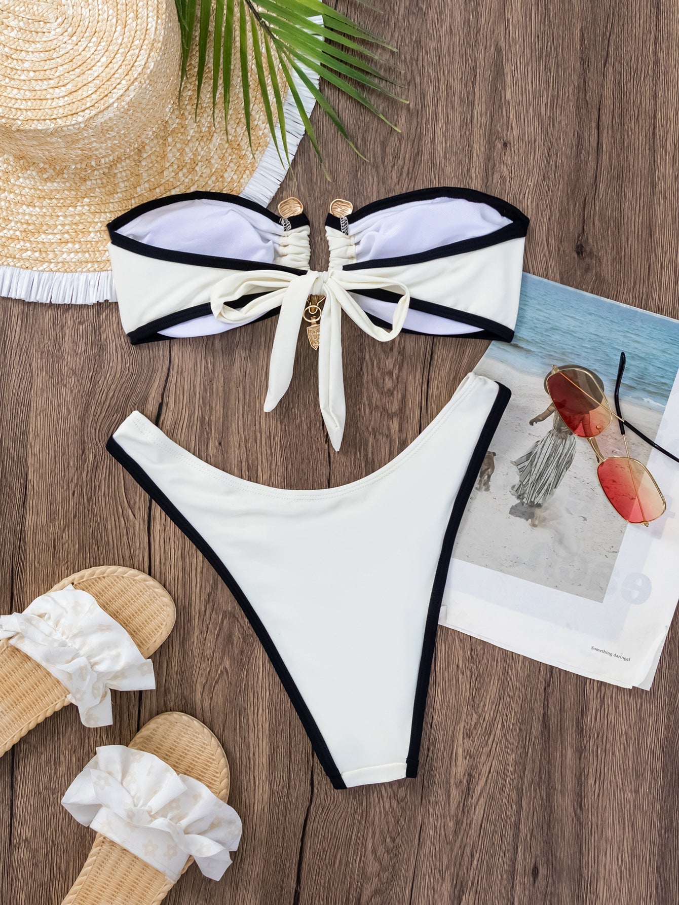 Bikini mit Tube-Top und hoher Taille in Kontrastfarbe