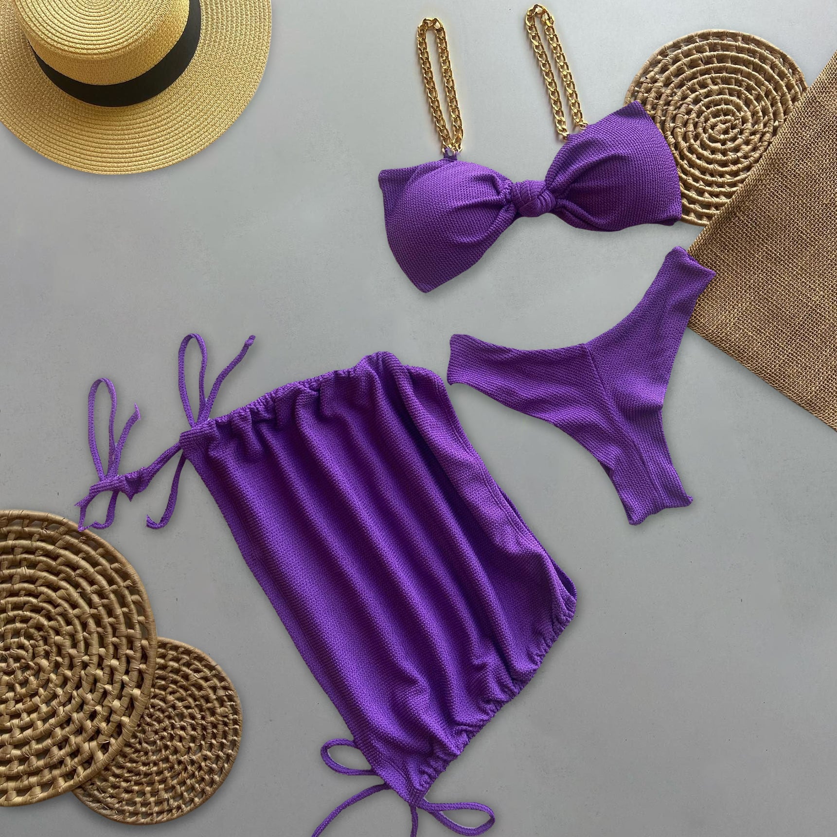 Dreiteiliges Bikini-Set mit Kettenschleife und Sling 