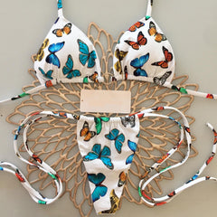 Bikini con tirantes y estampado de mariposas 