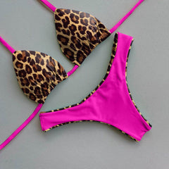 Conjunto de bikini con bloques de color y estampado de leopardo