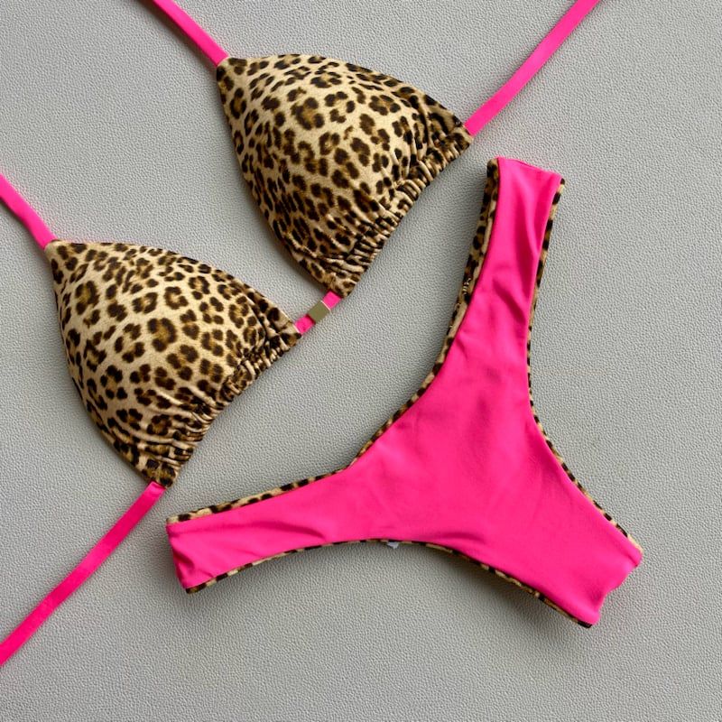 Conjunto de bikini con contraste de color de leopardo