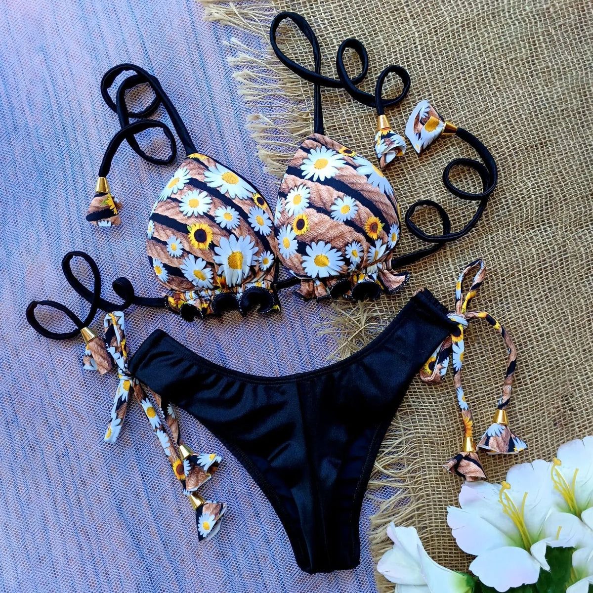 Trendy sunflower print strappy bikini