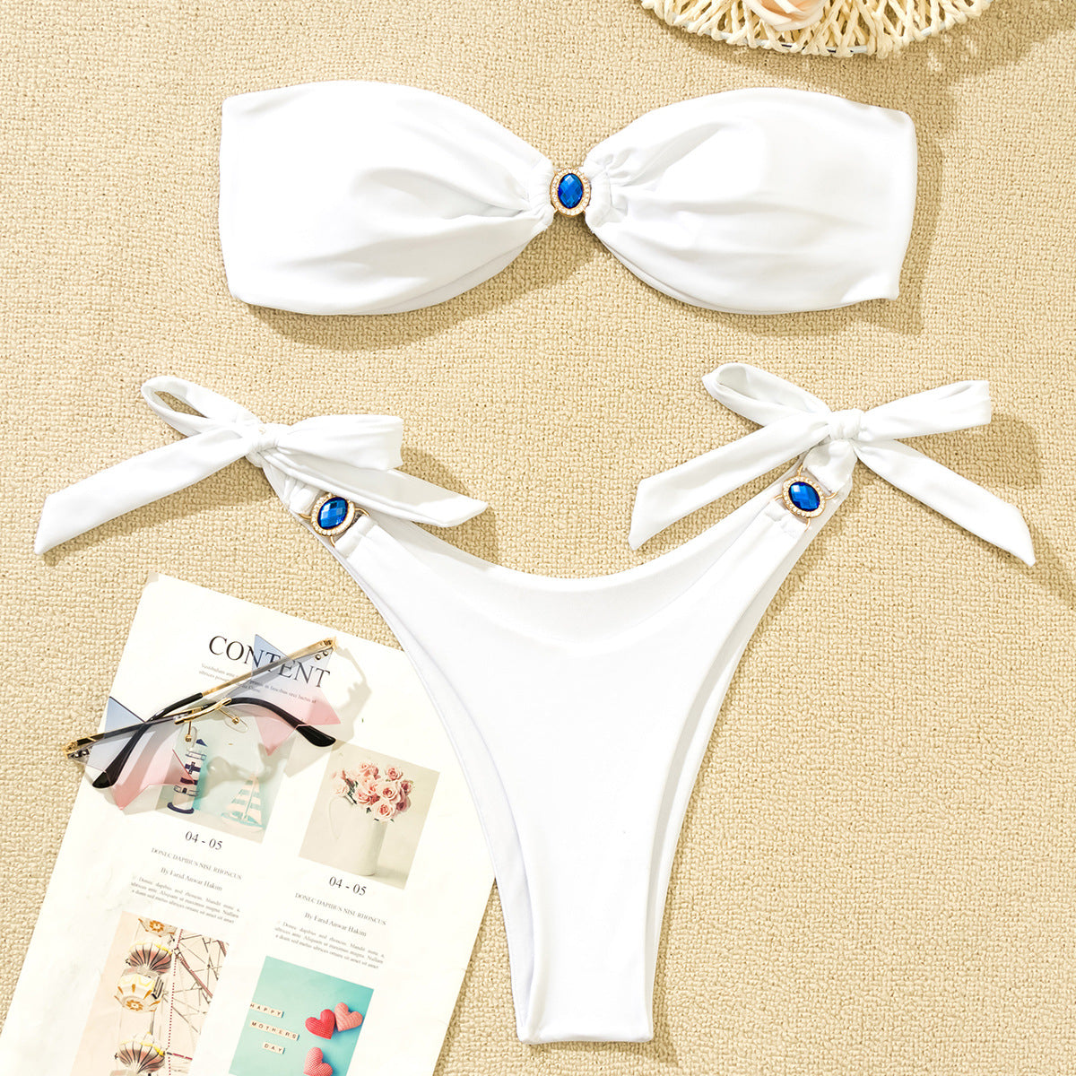 Bikini mit blauem Diamant-Print und Wischoberteil 