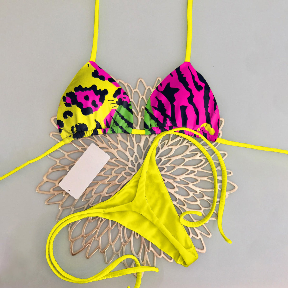 Bikini de dos piezas con estampado de leopardo