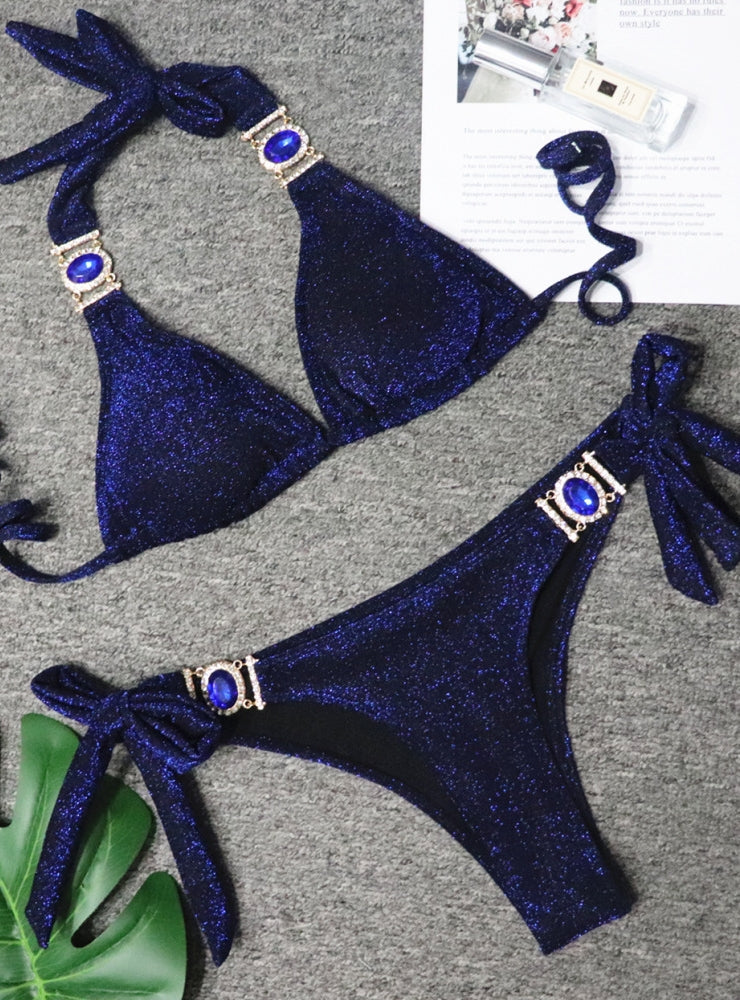 Glänzender Bikini aus Spezialstoff mit Kristalldiamanten