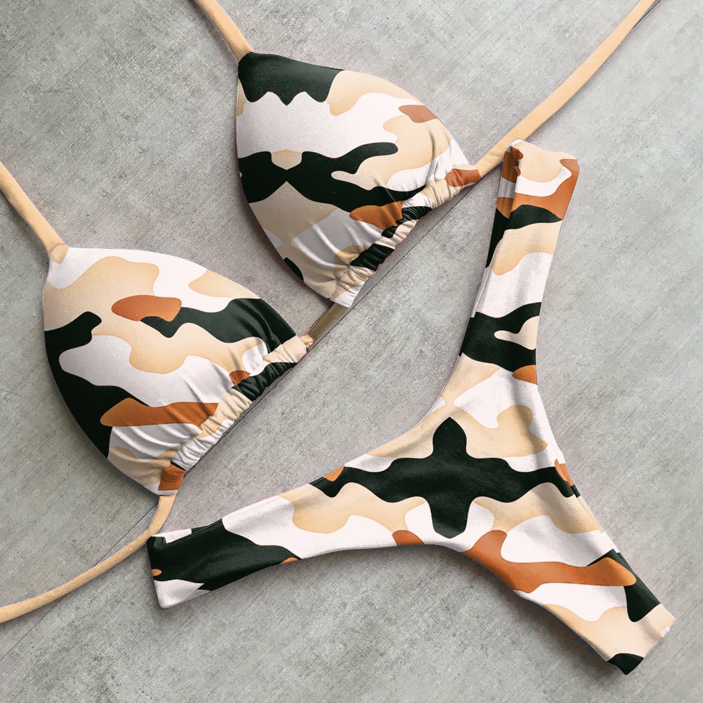 Bikini con tirantes y estampado de camuflaje 