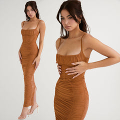 AKARI BRAUNES MAXIKLEID MIT RÜSCHEN und TRÄGERN