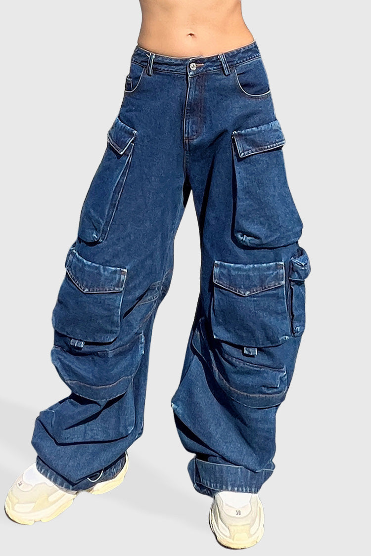 BLAUE CARGO-JEANS MIT NIEDRIGER TAILLE und TASCHEN