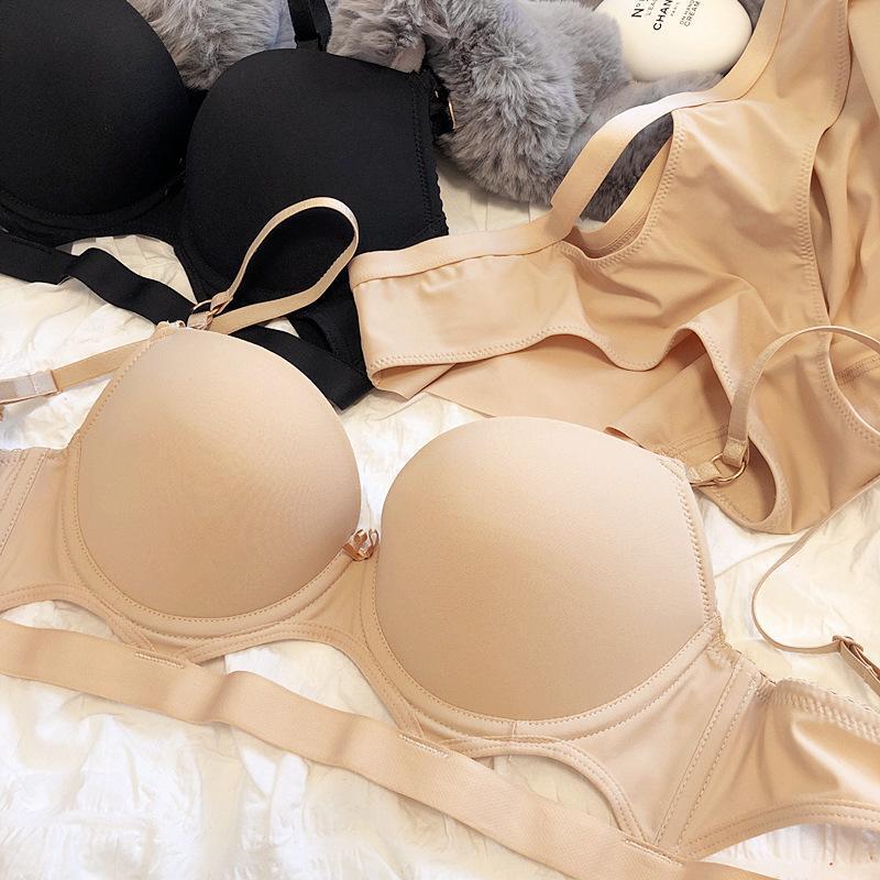 Conjunto de bralette en tono nude