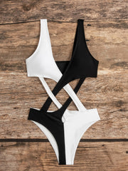 Colorblock cutout one-piece swimsuit