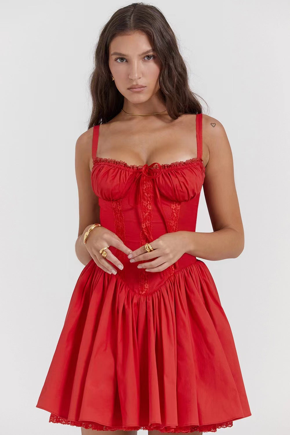 Vestido de fiesta mini sin mangas con escote en forma de corazón, cintura baja, corsé de encaje y dobladillo de pañuelo