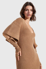 Vestido midi de canalé con cuello en V - Marrón