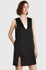 Vestido mini casual con cuello en V - Negro
