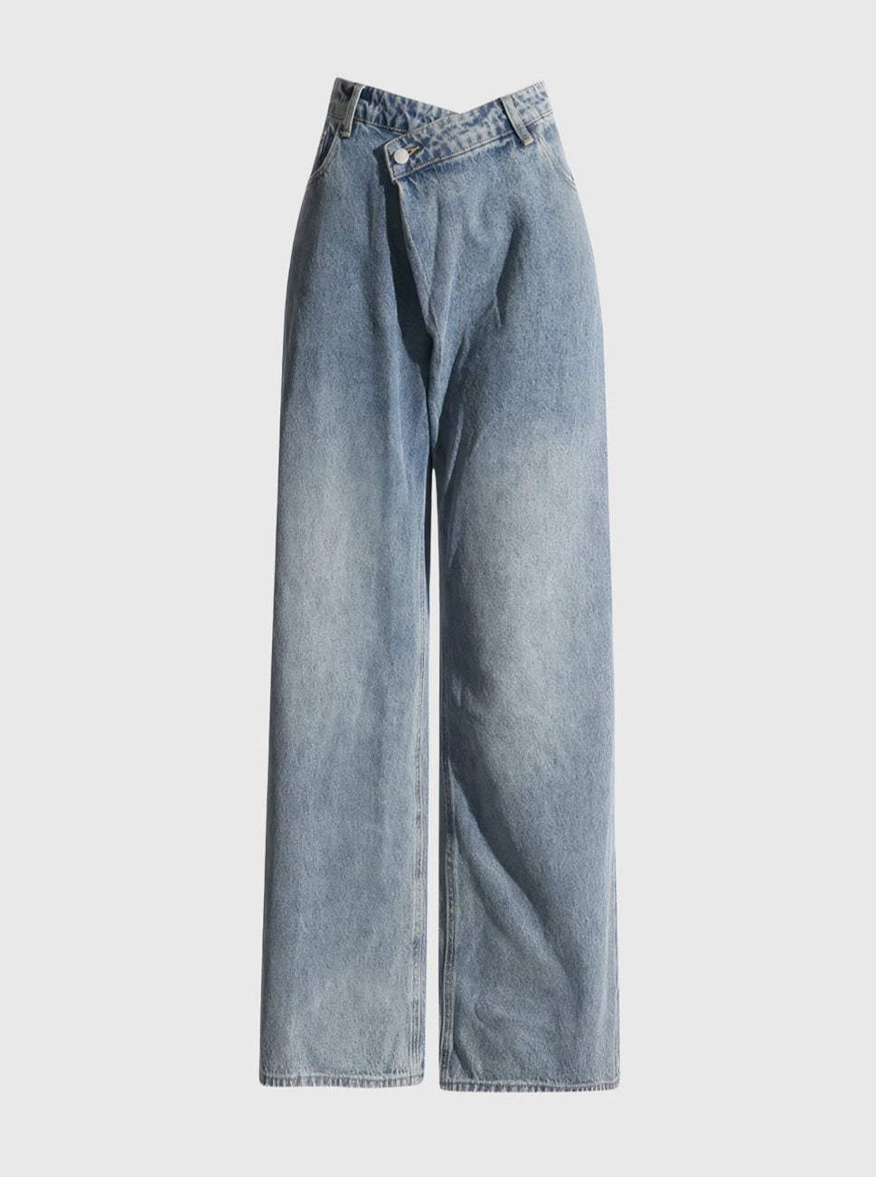 JEANS MIT UNREGELMÄSSIGEM VERSCHLUSS