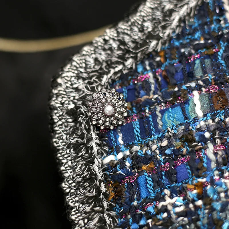 Chaqueta de tweed azul para mujer: un clásico de alta sociedad