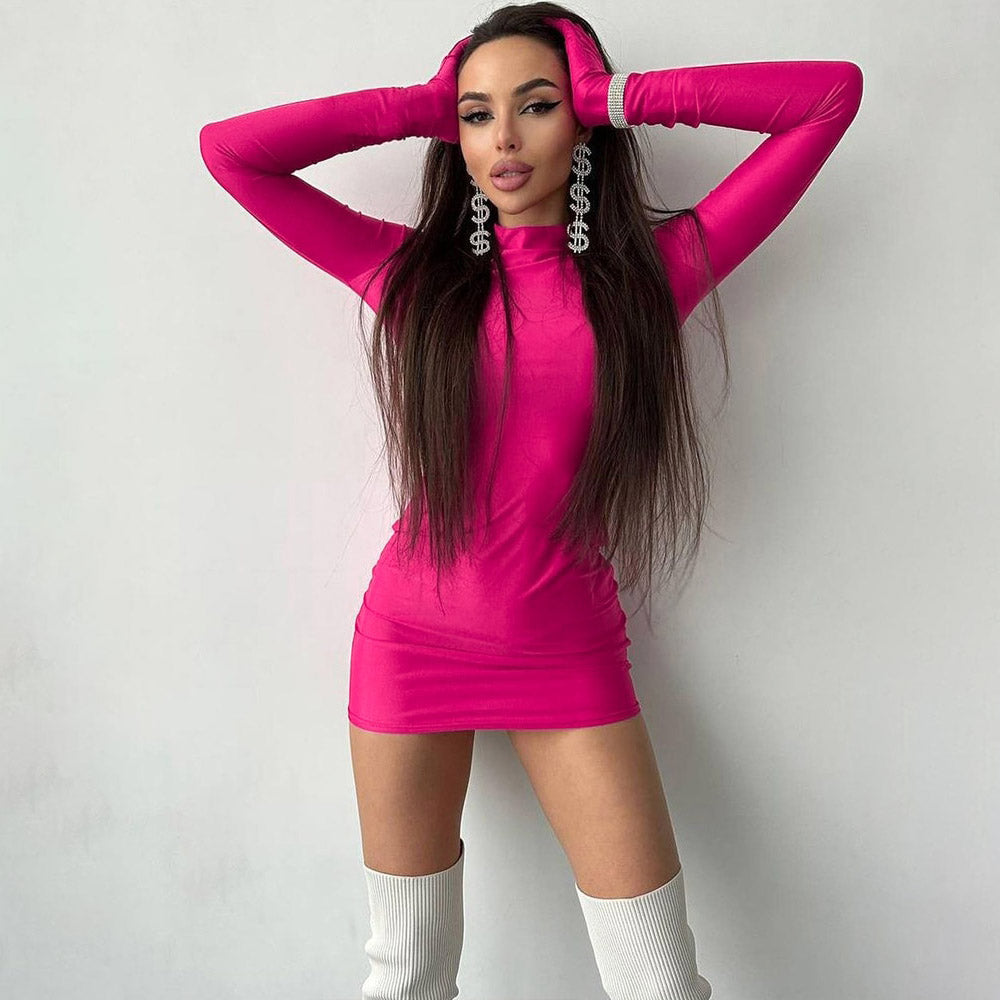 YASU EINFARBIGES MINIKLEID MIT LANGEN ÄRMELN und HANDSCHUHEN