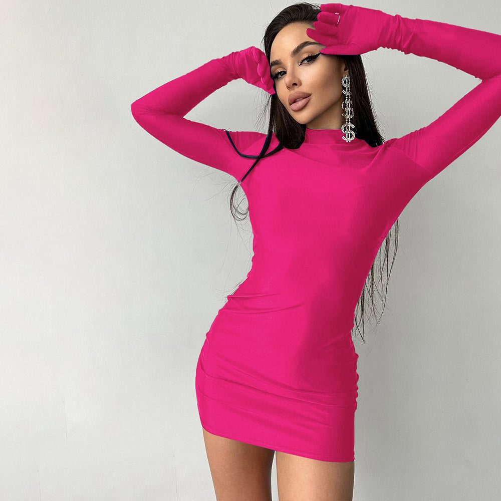 YASU EINFARBIGES MINIKLEID MIT LANGEN ÄRMELN und HANDSCHUHEN