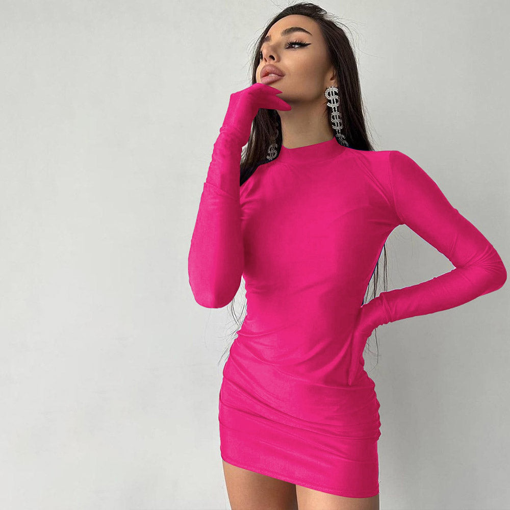 YASU EINFARBIGES MINIKLEID MIT LANGEN ÄRMELN und HANDSCHUHEN