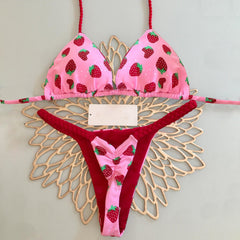 Bikini de tirantes con estampado de fresas