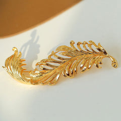 Broche de pluma escultural vintage estilo Art Nouveau bañado en oro de 18 quilates