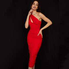 Vestido midi asimétrico de malla con escote en un hombro, fruncido y corsé - Rojo