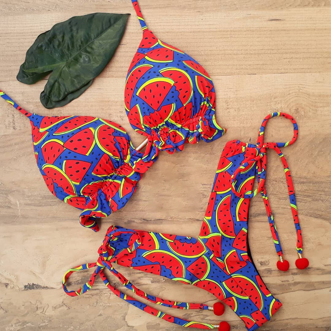 Nuevo bikini con cordón ajustable y volantes con estampado de sandía 