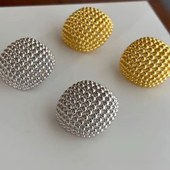 ZURÜCK ZU 19C Metallic Rundschliff Mesh Mini Ball Halb Creolen Ohrstecker