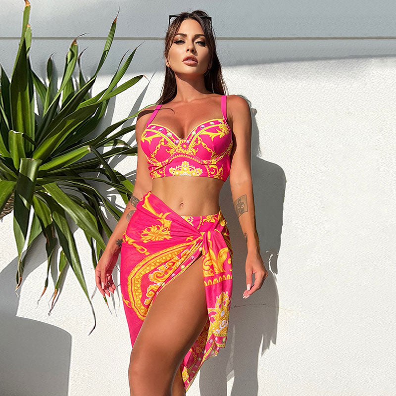 Traje de baño bikini brasileño de tres piezas con aros y cintura alta con diseño floral barroco