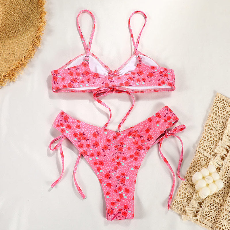 Traje de baño de bikini brasileño de dos piezas con lazo de corte alto y estampado floral estilo bohemio