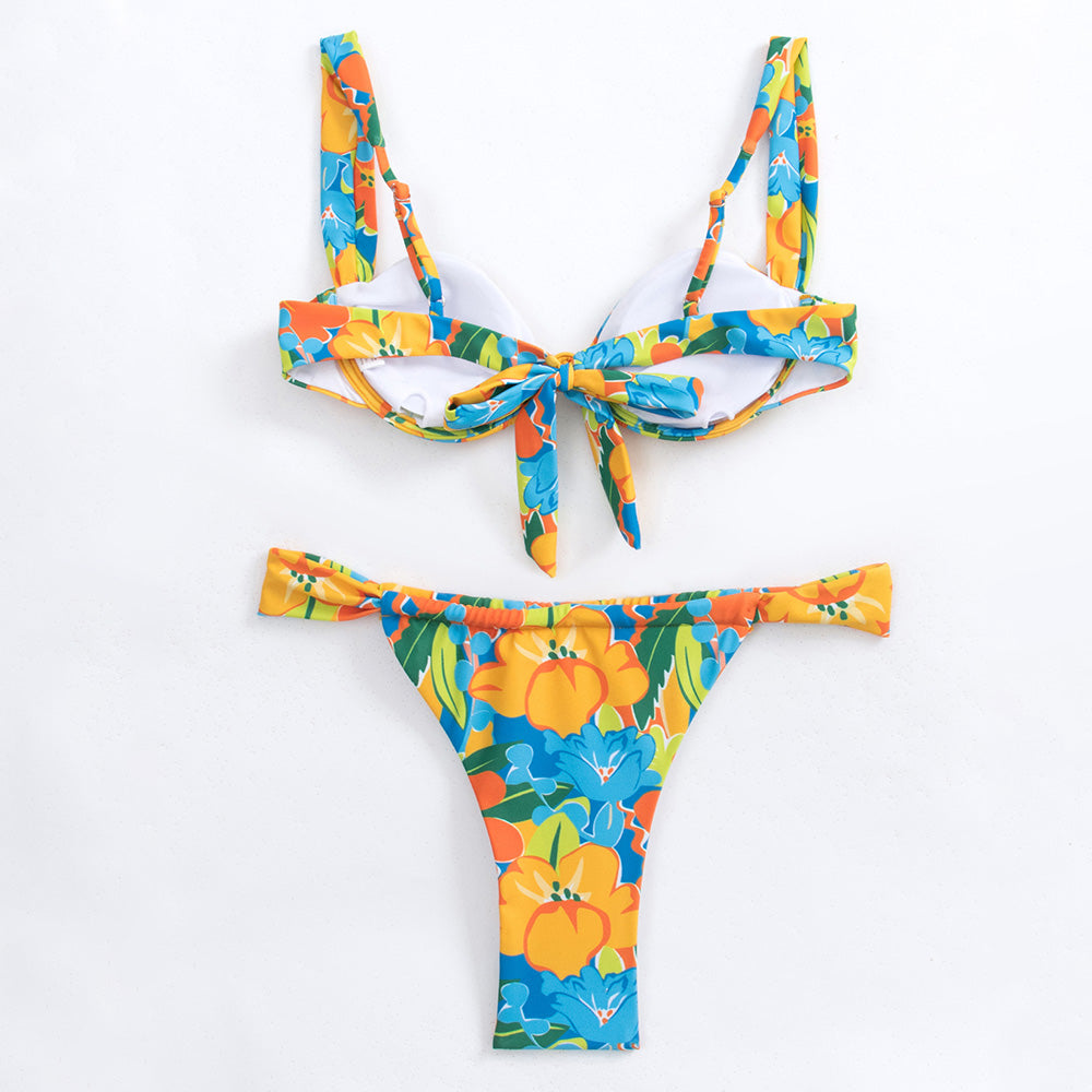 Zweiteiliger Bikini-Badeanzug mit Boho-Blumenmuster und hohem Beinausschnitt und Bügel