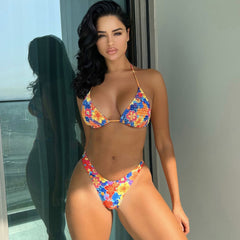 Traje de baño de bikini brasileño de dos piezas con estampado floral estilo bohemio, de pierna alta, fruncido y descarado.