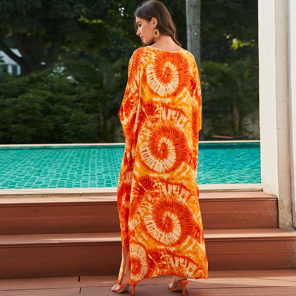 Strand-Kaftan mit auffälligem Batik-Print, V-Ausschnitt, kurzen Ärmeln und seitlichem Schlitz