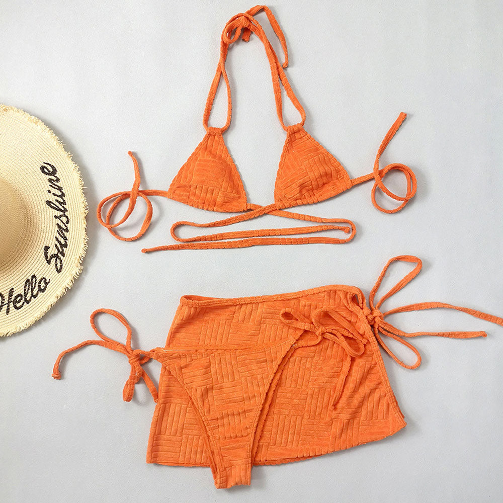 Brasilianischer dreiteiliger Bikini-Badeanzug mit Mikro-Triangel-Design und Frottee-Wickeldesign in leuchtenden Streifen