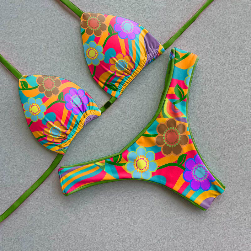 Conjunto de bikini con flores de marca retro