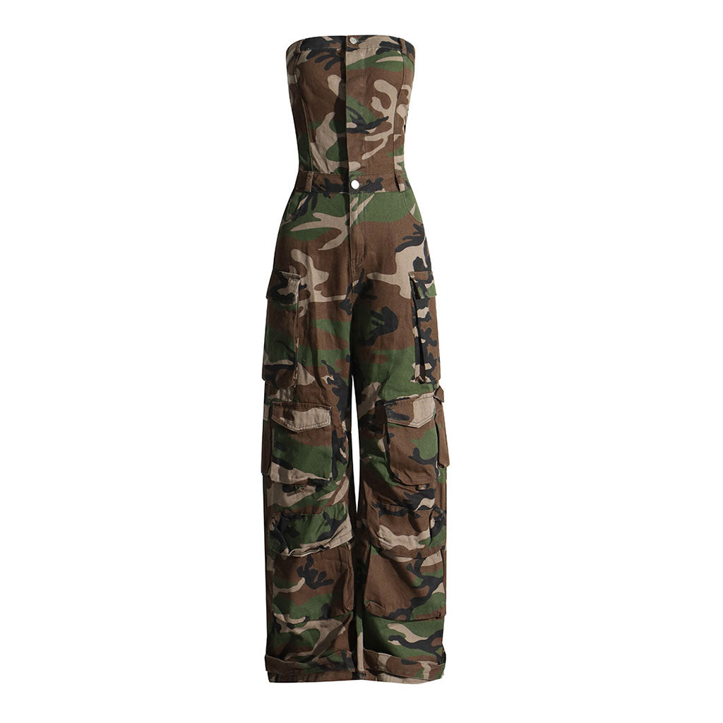 Trägerloser Jeans-Jumpsuit mit Camouflage-Print und Cargo-Tasche vorne und weitem Bein