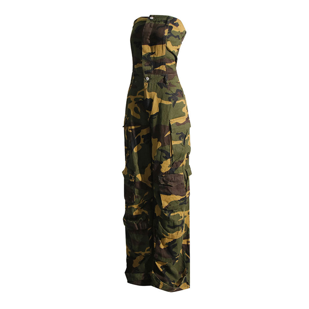 Trägerloser Jeans-Jumpsuit mit Camouflage-Print und Cargo-Tasche vorne und weitem Bein