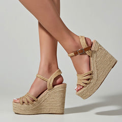 Schicke Espadrilles mit offenem Zehenbereich und Knöchelriemen und Keilabsatz in Flechtoptik - Beige