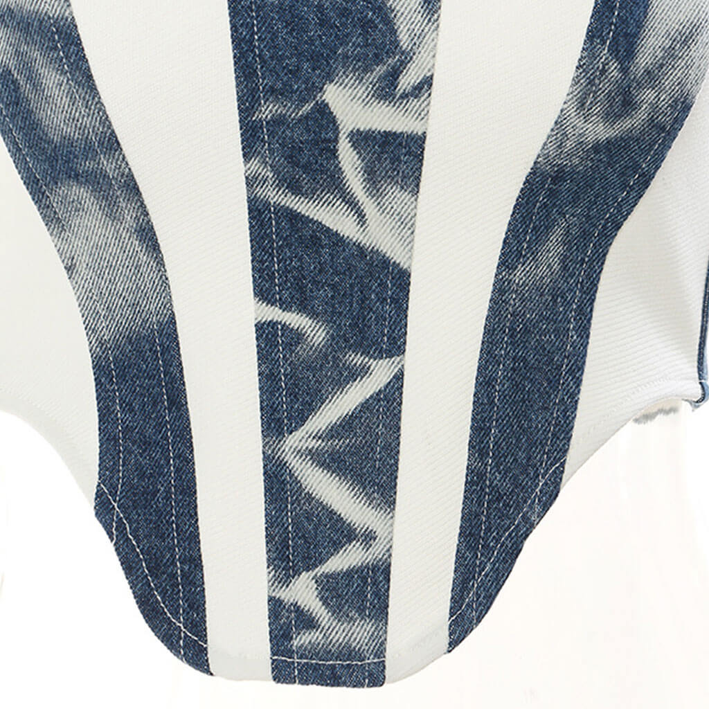 Schickes Crop-Top aus gewaschenem Denim mit Farbblock-Patchwork und quadratischem Ausschnitt und abgerundetem Saum