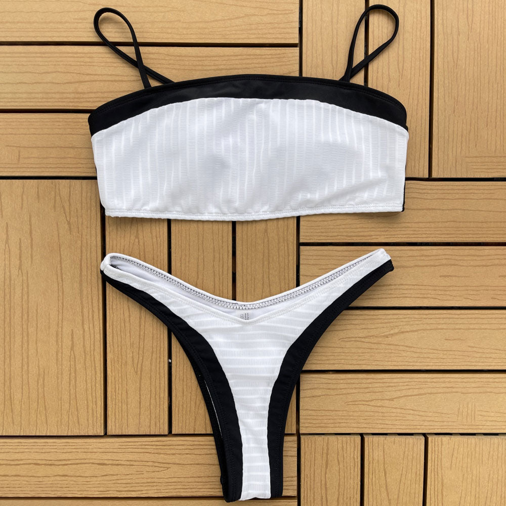 Schicker brasilianischer zweiteiliger Bikini-Badeanzug mit hohem Beinausschnitt und geripptem Bandeau-Strick