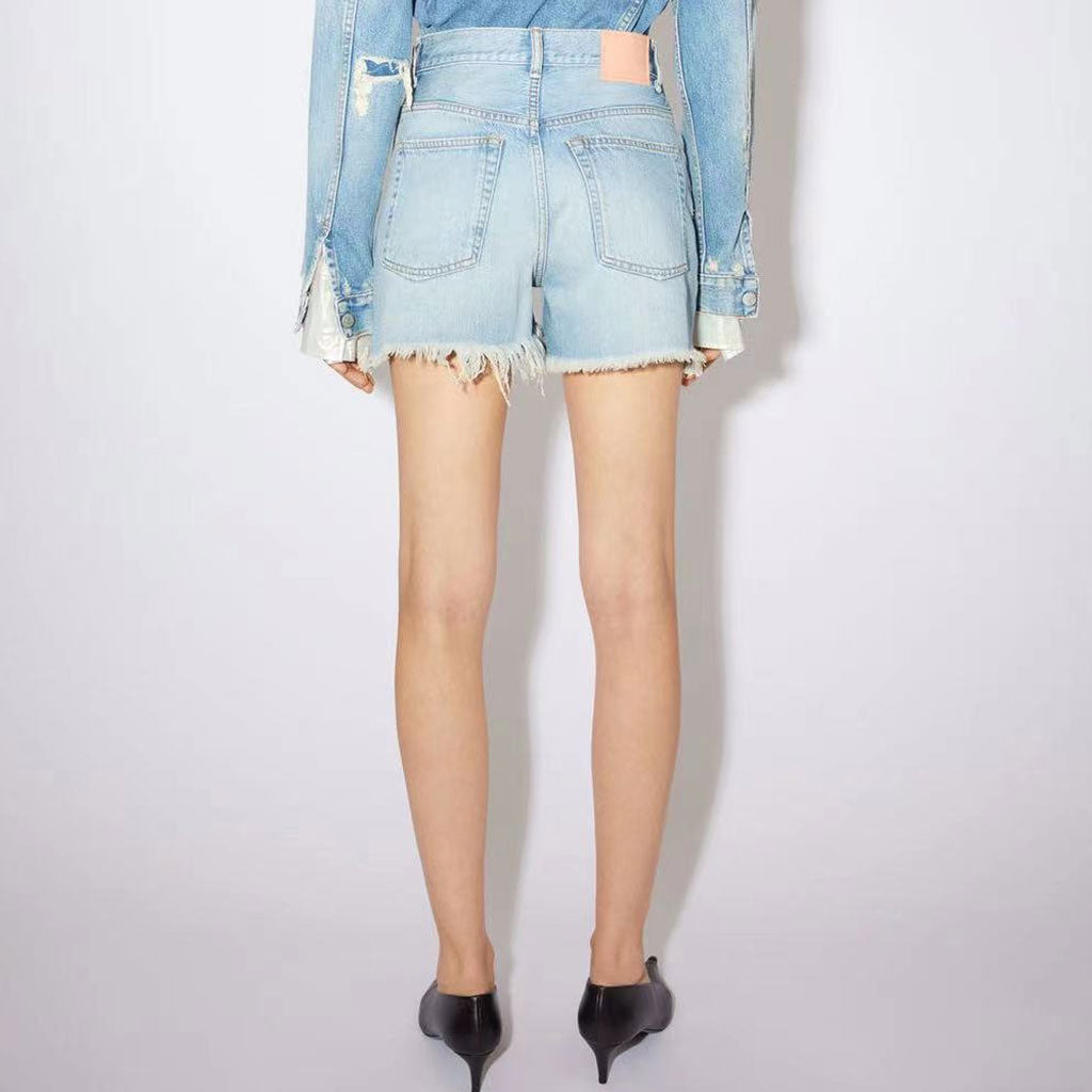 Schicke Jeansshorts mit hohem Bund und ausgefranstem Saum im Used-Look - Hellblau