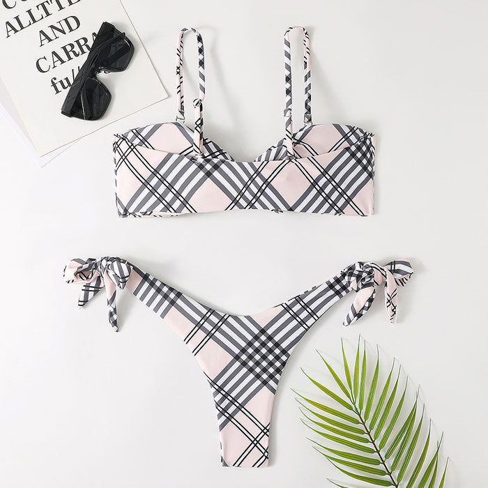 Traje de baño bikini brasileño de dos piezas con bralette y lazo frontal con estampado de cuadros