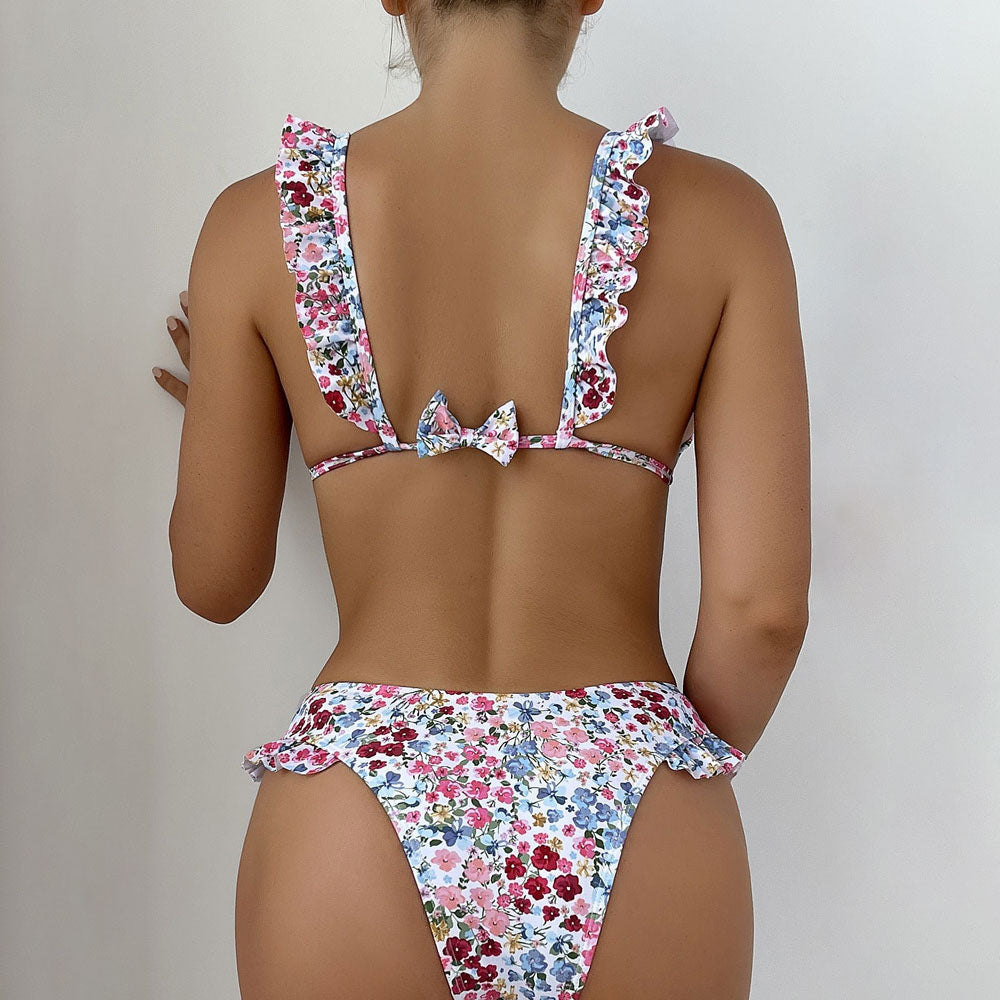 Süßer brasilianischer zweiteiliger Bikini-Badeanzug mit Rüschen und Fliege vorne, Blumenmuster und Dreieck