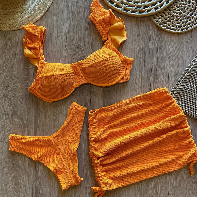 Conjunto de bikini de tres piezas con estampado de hongos en color liso 