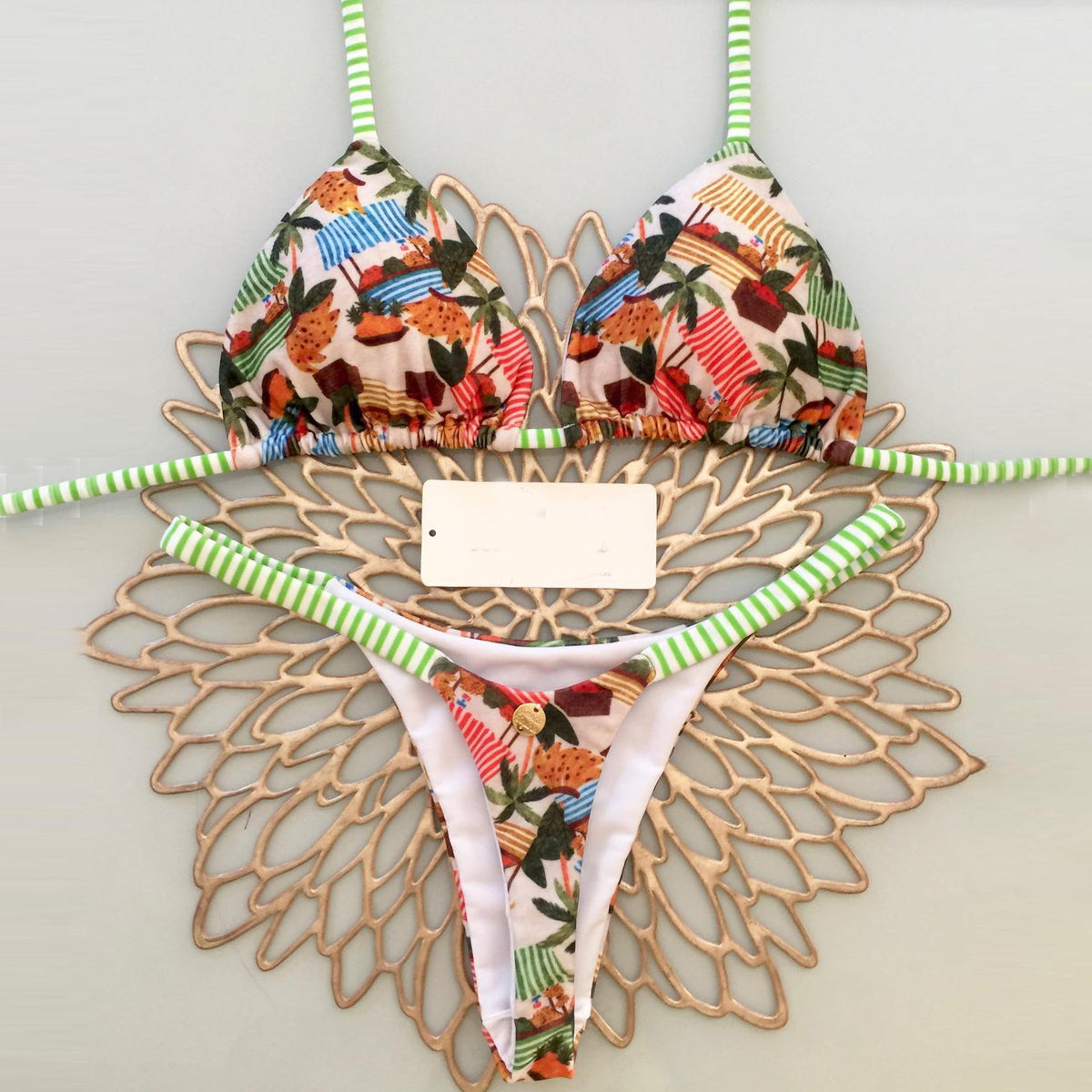 Bikini estilo bohemio con top de tirantes 