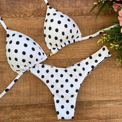 Bikini im Hawaii-Stil mit geteilten Trägern und Punkten