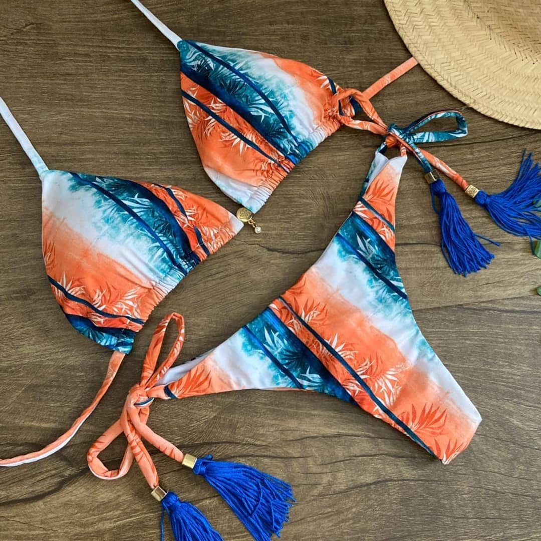 Bikini mit Farbblockdesign und geteilter Quaste und Blättern 