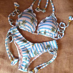 Bikini de dos piezas con tirantes estilo vacaciones 